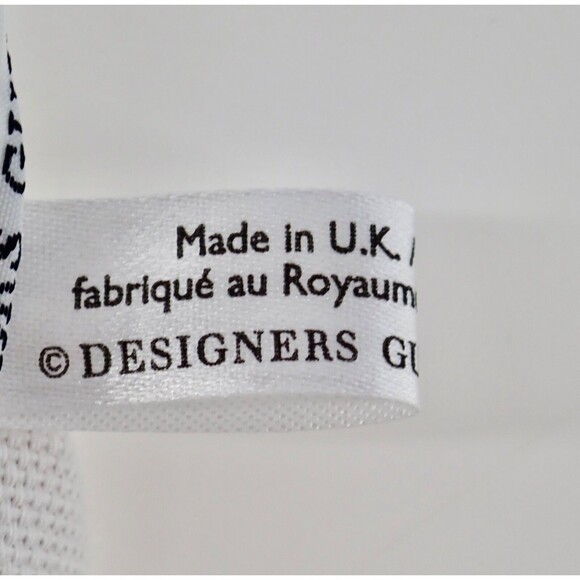 Designers Guild Tea Time Picnic Tablecloth 6 Tea Cup Napkins Made in the UK RARE - Picture 8 of 9